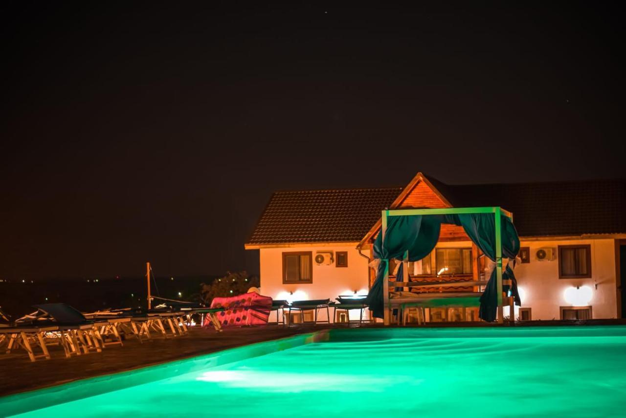 Отель Relax Greci Экстерьер фото
