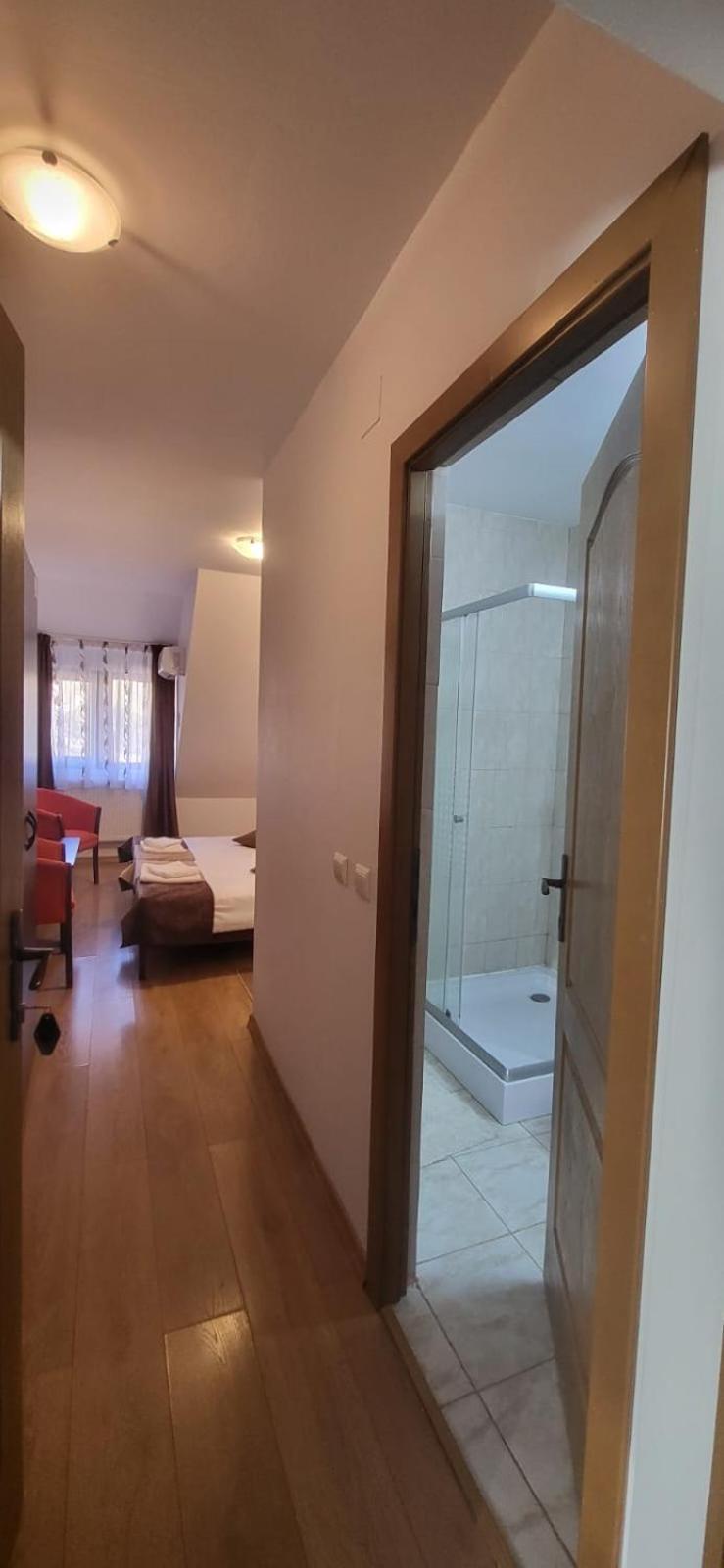 Отель Relax Greci Экстерьер фото